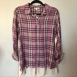 Pretty, easy going blouse. Mulberry color.